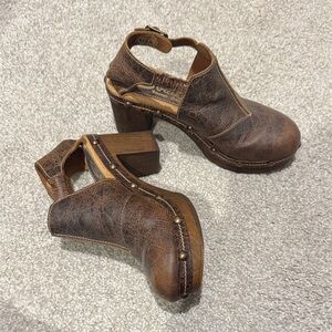 Brown Leather Women's Clogs